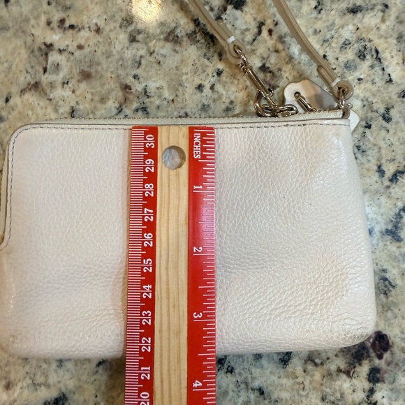 Coach Off-White Leather Wristlet - Picture 4 of 9